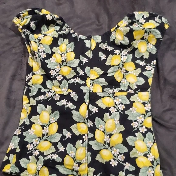 Hell bunny lemon top size small/medium - Picture 2 of 6